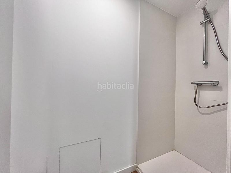 Foto b13865d5-d685-4fb7-873c-995649c56e6b. Local comercial en carretera montcada en Cementiri Vell Terrassa