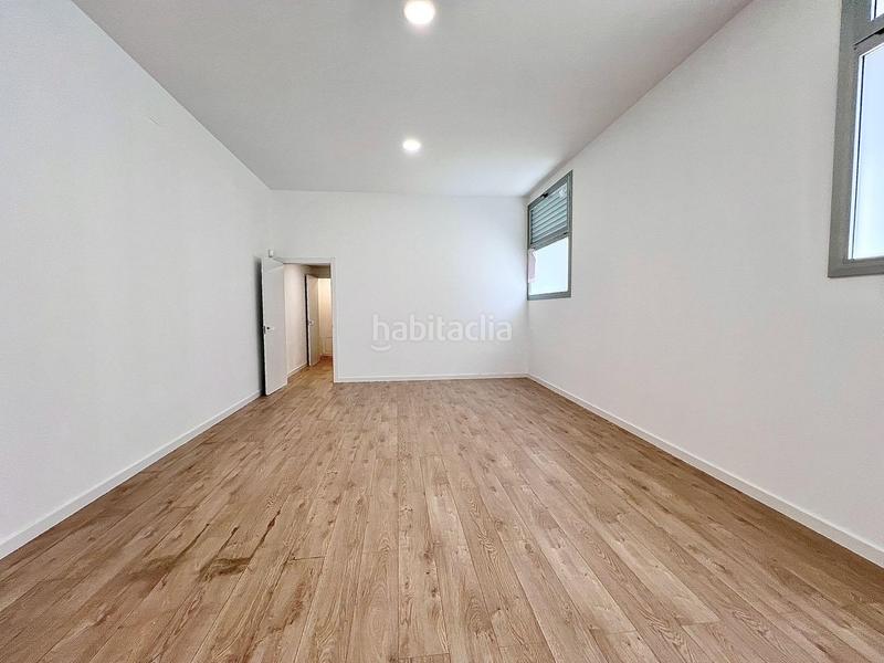 Foto fdbb5774-38bc-47a5-a447-50c5cab1a490. Local comercial en carretera montcada en Cementiri Vell Terrassa