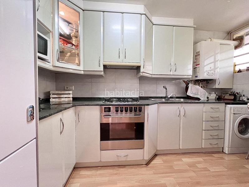 Foto 2a4c6cb7-6ced-4622-a2f4-da24d22ba733. Flat with heating pool in Eixample Sabadell