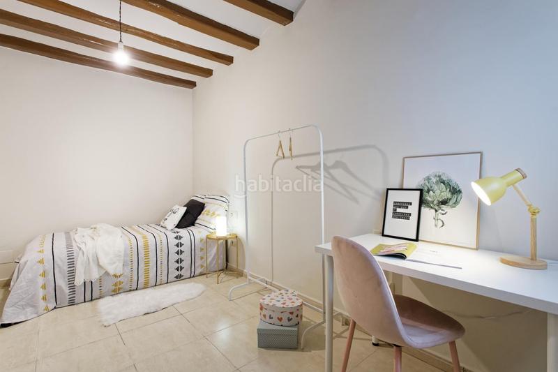 Foto 4a1330c5-cdd2-4bf3-8880-f81e0c25c4e4. Casa adosada en Barri del Centre Terrassa