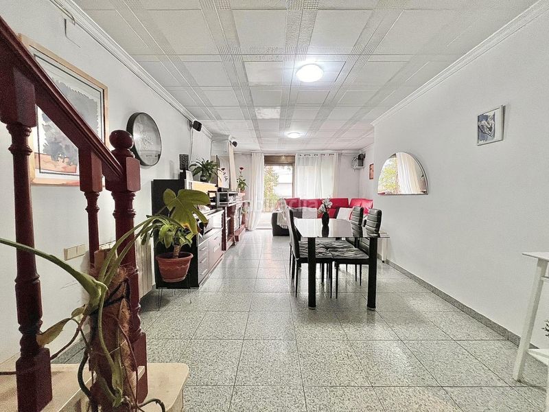 Foto 0e8200c0-410b-4114-aa53-49aad4e24ee9. Casa amb calefacció aparcament a La Cogullada Terrassa