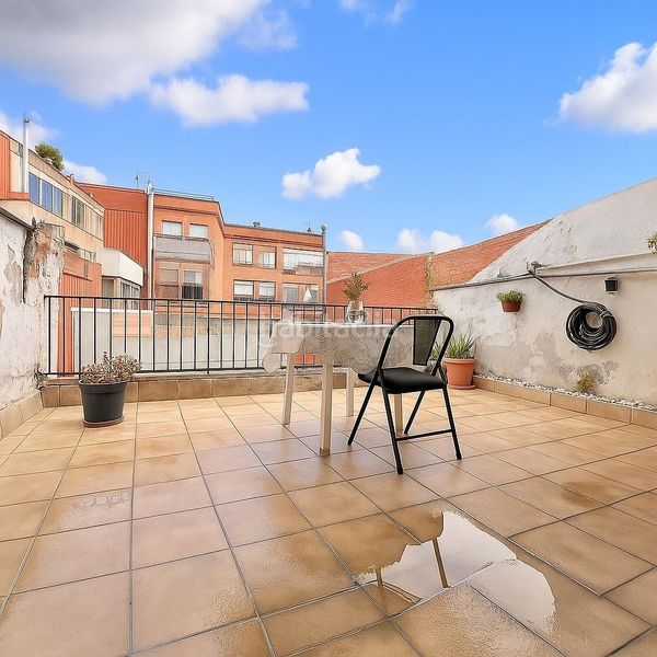 Foto 4c43ad0e-a5bf-4cc2-96f5-6e1761249e90. Casa amb calefacció aparcament a La Cogullada Terrassa