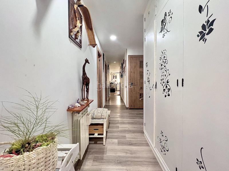 Foto 434cc0c9-9423-4cd7-b045-443c4ec1d168. Casa a schiera con riscaldamento parcheggio in Castellbell i el Vilar