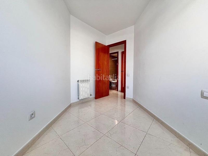 Foto 0deeb7e1-87ea-4c44-bb30-871da7e50588. Rent ground floor with heating in Roc Blanc Terrassa