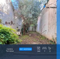 Casa a Segle XX. Junto a rambla de egara