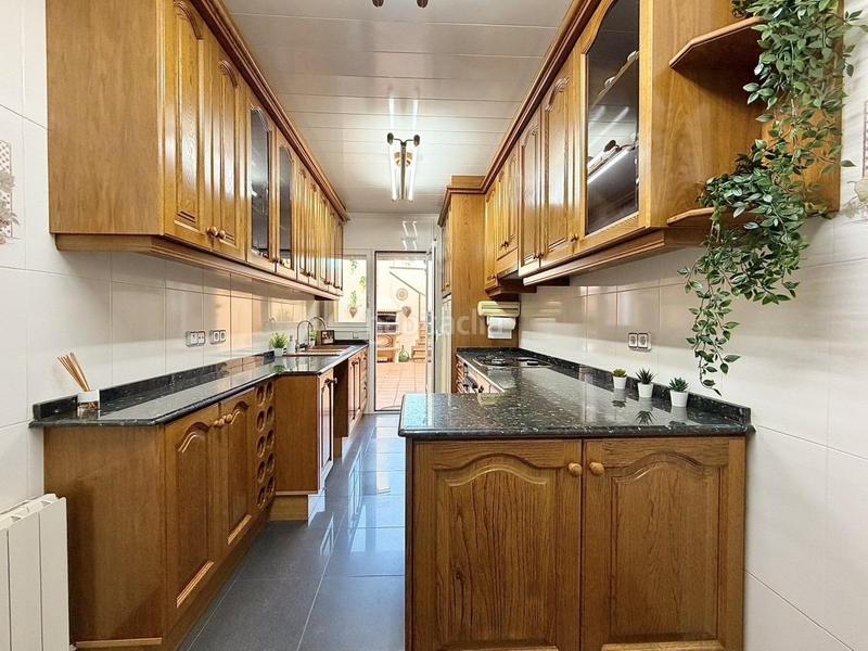 Foto 0ada387a-f3ce-472d-bf76-e3a18e25a431. Casa a schiera con riscaldamento parcheggio in Centre Sant Quirze del Vallès