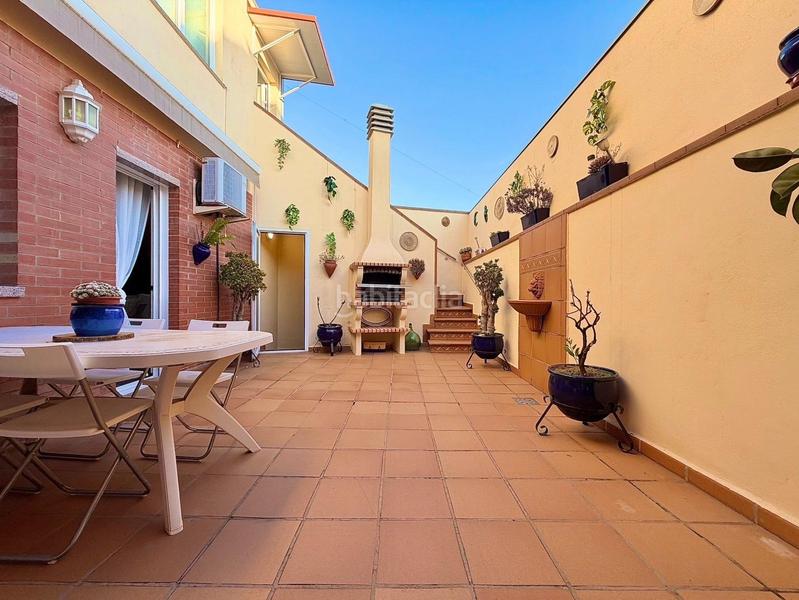 Foto e69ddc0e-f233-45c9-a5fb-5bec2b702f1a. Casa adosada en Centre Sant Quirze del Vallès