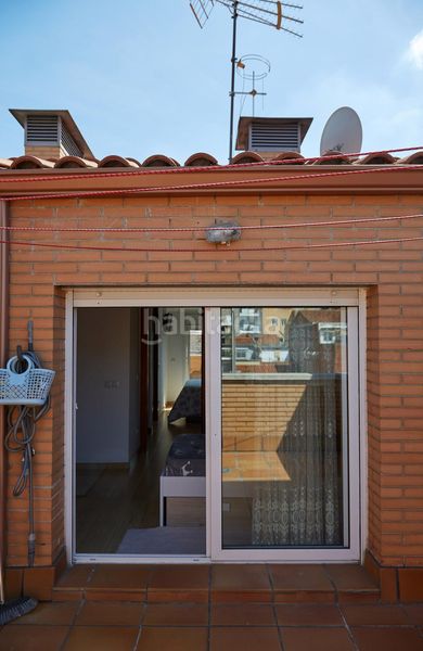 Foto b8d224fb-143e-4b02-9991-6594064b954b. Dúplex amb calefacció a Ca n'Anglada Terrassa