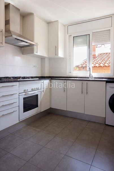 Foto e0dfbf7a-afa2-4795-a952-f6e9789d059c. Dúplex amb calefacció a Ca n'Anglada Terrassa