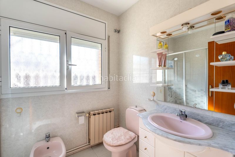 Foto b4804898-8f84-480e-914e-b4639926db06. Casa a Ca n´Oriol Rubí