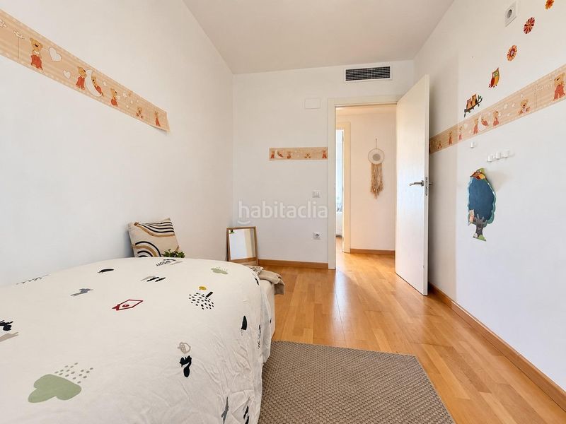 Foto d700a9c8-0555-40bc-bdb8-6b66672a014c. Pis amb calefacció aparcament a Vallparadís - Antic Poble de Sant Pere Terrassa