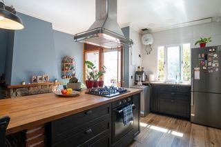 House in Can Palet. Hogar con alma y sol en can palet