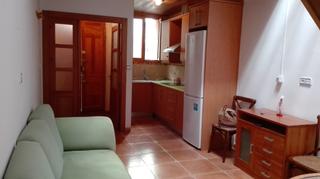 Affitto Casa in Calle demóstenes 19. Casa de dos plantas en la almedina