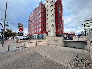 Aparcament cotxe a Avenida teniente montesinos 8. Plaza de garaje a la venta en edificio inti.