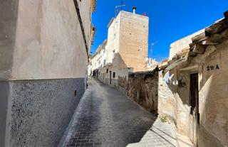 Casa adosada  Calle cantón 36. Casa adosada a reformar en moratalla