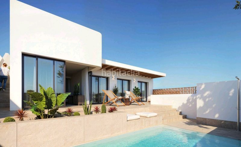 Foto 53e9eb90-8e84-4731-8897-83f02de17b2b. Casa adossada amb piscina a Dolores