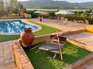 Chalet in Moratalla. Exclusiva propiedad con piscina, chimenea y gran parcela en un e