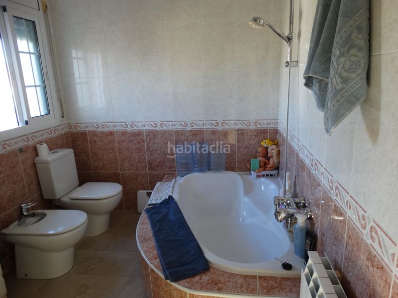 Foto 65e9a671-1514-40ae-9b87-c286e4234350. Casa amb xemeneia calefacció aparcament piscina a Cubelles