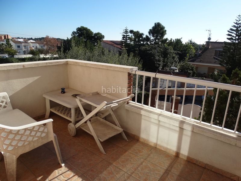 Foto 8770e106-bb75-47c0-8c94-e651b2cecc18. Casa amb xemeneia calefacció aparcament piscina a Cubelles