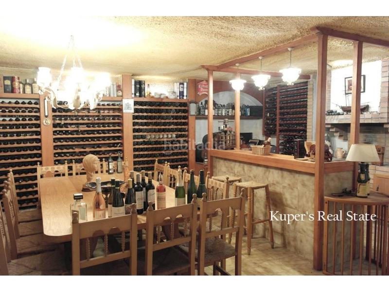 Foto 6d68f945-6e6a-4458-a5dc-7d7931938949. Xalet amb aparcament a Centre Vilassar de Mar