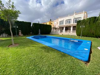 Chalet en Avenida colon de (ma) 20. Te imaginas vivir todo el año de vacaciones? presentamos este ex