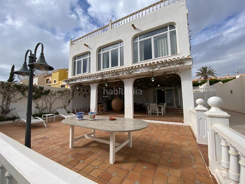Foto 4974aeba-b235-4e8c-a710-4839670b9e0c. Chalet en avenida colon de (ma) 20 te imaginas vivir todo el año de vacaciones? presentamos este exclusivo chalet donde así será. en Vera