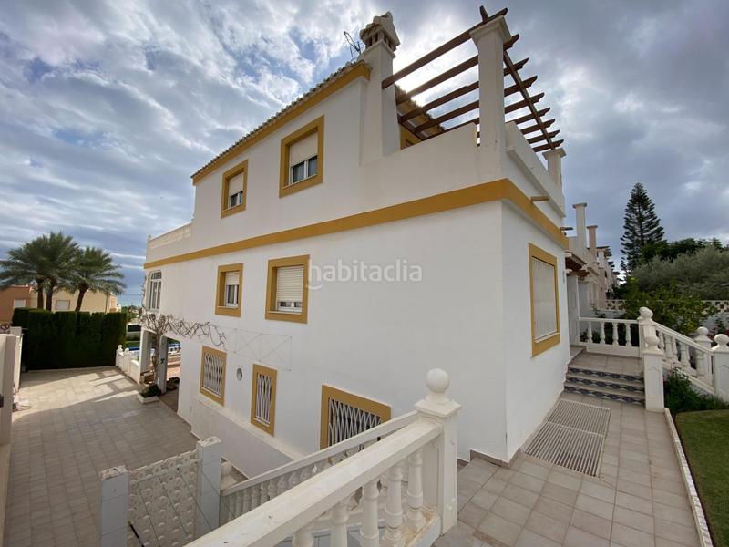 Foto 4a2e531e-b3f5-462d-bb49-db2604471504. Chalet en avenida colon de (ma) 20 te imaginas vivir todo el año de vacaciones? presentamos este exclusivo chalet donde así será. en Vera