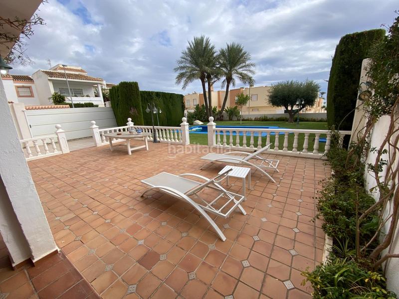 Foto 7d9a4169-bffd-4ad3-8b26-1ad6c33ce20f. Chalet en avenida colon de (ma) 20 te imaginas vivir todo el año de vacaciones? presentamos este exclusivo chalet donde así será. en Vera
