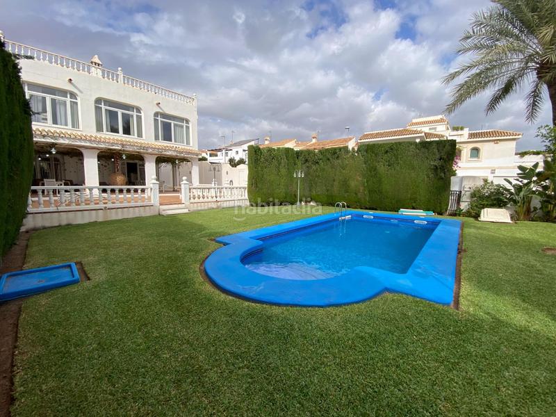 Foto aceb6e52-d8dc-4936-8436-aef2914ed530. Chalet en avenida colon de (ma) 20 te imaginas vivir todo el año de vacaciones? presentamos este exclusivo chalet donde así será. en Vera