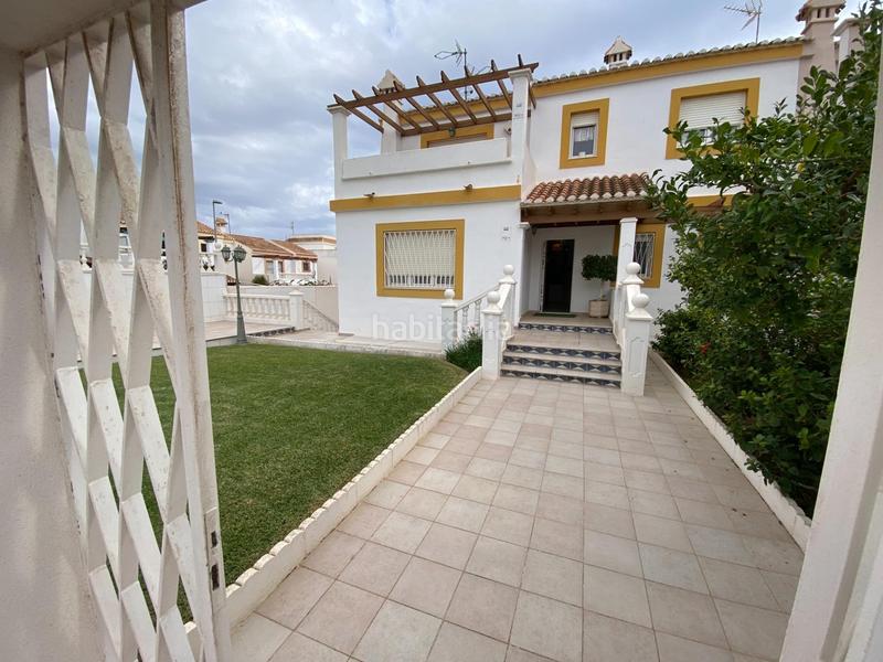 Foto c64f21e5-51c9-408a-92f2-3afcd5e6a798. Chalet en avenida colon de (ma) 20 te imaginas vivir todo el año de vacaciones? presentamos este exclusivo chalet donde así será. en Vera