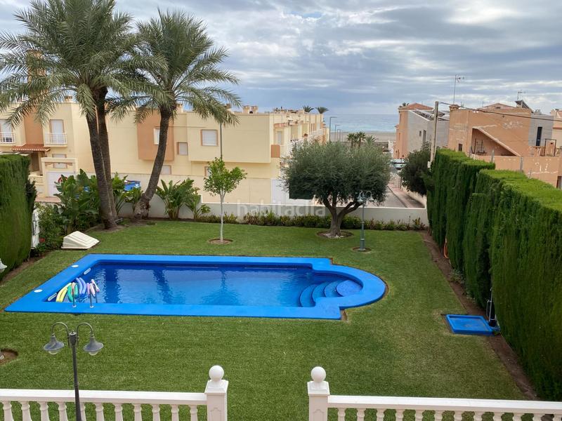 Foto cf8d719d-7461-4f3a-8aeb-59b91d794f33. Chalet en avenida colon de (ma) 20 te imaginas vivir todo el año de vacaciones? presentamos este exclusivo chalet donde así será. en Vera