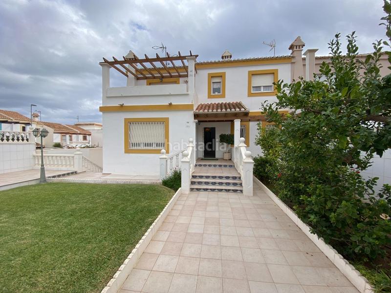 Foto d3ea0b3c-9df2-4653-9d1d-00b367ccc5b3. Chalet en avenida colon de (ma) 20 te imaginas vivir todo el año de vacaciones? presentamos este exclusivo chalet donde así será. en Vera