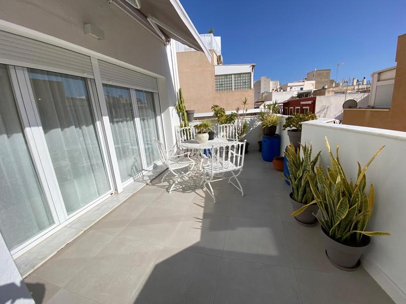 Foto 678c7b60-80c6-4b5b-bdb0-65277fdf2fbc. Piso quieres vivir en un ático? en Plaza de Toros - Santa Rita Almería