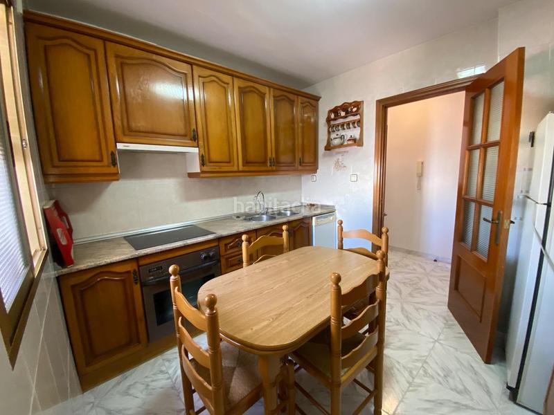 Foto f25f8fff-8afc-4e0b-b46f-45e8d07680dc. Appartamento con riscaldamento in Barrio Alto - San Félix Almería