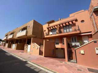 Maison à Manzanera 15. Sueñas con vivir con mucho espacio en una zona tranquila de la c