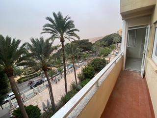 Appartement  San luis de 3. Quieres vivir en pleno centro con vistas directas al mar?