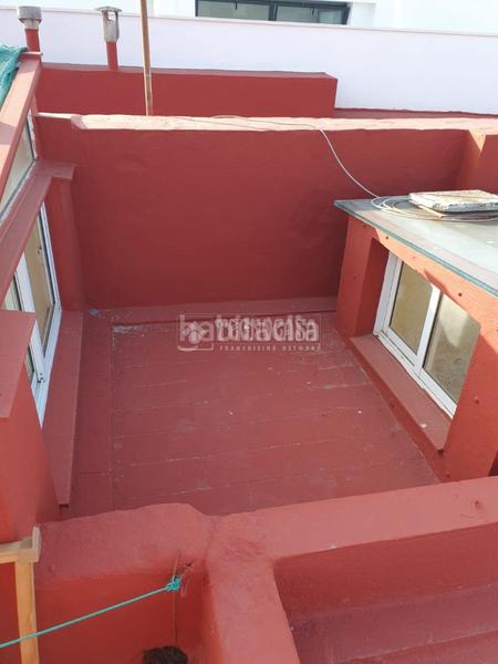 Foto b845eced-3a34-457b-8355-f4e1fb525c83. Casa pareada casa en venta en La Banda - Campo de Fútbol Chiclana de la Frontera