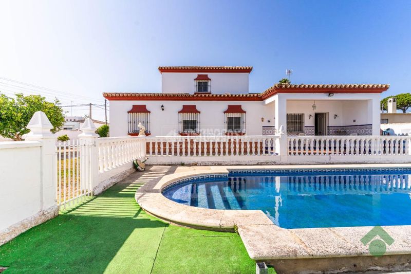 Foto f8721589-f36e-4fe0-b759-eb3e90862503. Masia amb calefacció a Las Lagunas - Campano Chiclana de la Frontera