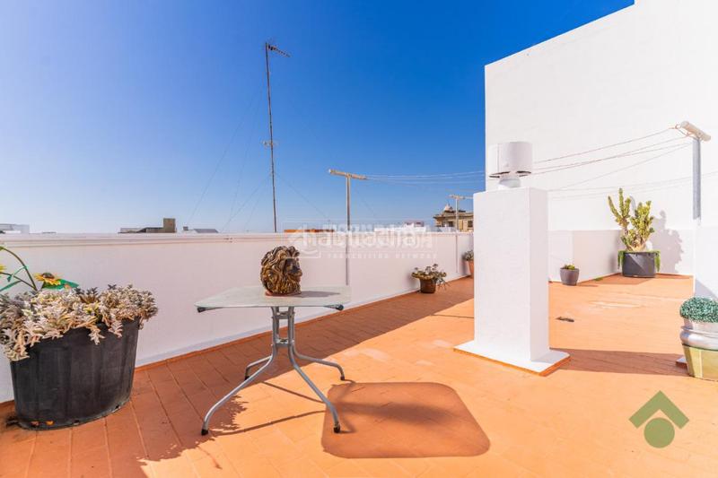 Foto 0c1cb123-4764-4ff4-96ae-2a2f0ba19a49. Dúplex piso en venta en Núcleo urbano Chiclana de la Frontera