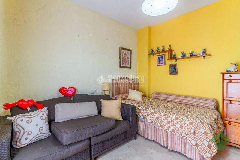Foto 5feb9f68-78c8-41c3-ba8f-580c2ba2e6b3. Dúplex piso en venta en Núcleo urbano Chiclana de la Frontera