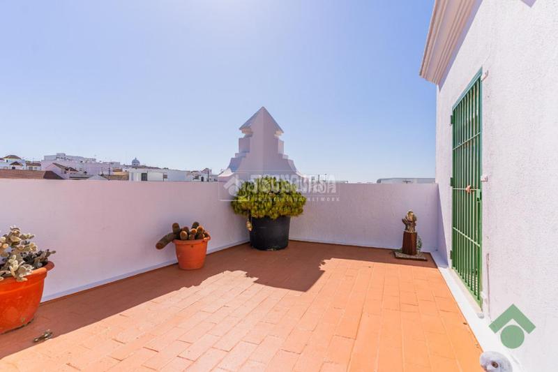 Foto 6b708e7e-0fe6-49f5-8e82-2bd500a36f6f. Dúplex piso en venta en Núcleo urbano Chiclana de la Frontera