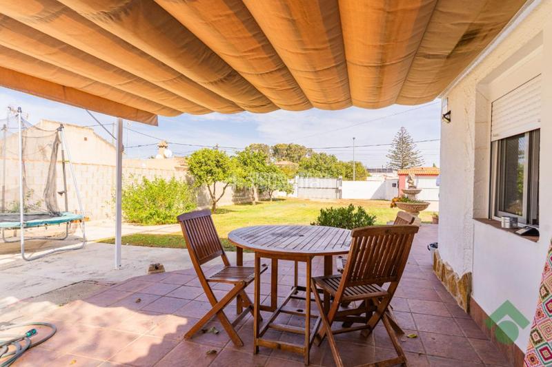 Foto 42a0078b-1bdb-484e-8f81-46d8ca92e52a. Casa amb aparcament a La Soledad Chiclana de la Frontera
