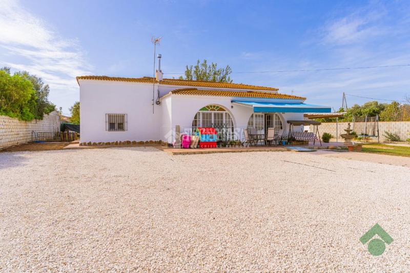 Foto 8343be94-6905-4c6c-a7c8-1cbed347a03e. Casa amb aparcament a La Soledad Chiclana de la Frontera