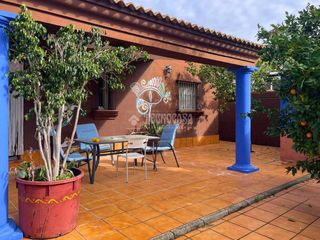 Bauernhof in Pelagatos - Pago del Humo. Casa rural en venta en chiclana de la frontera