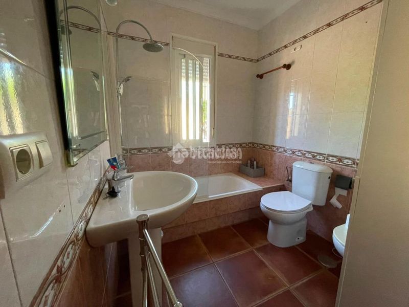 Foto ba666588-73fa-4a47-aa70-1a88955aeae1. Casa a Los Gallos Chiclana de la Frontera