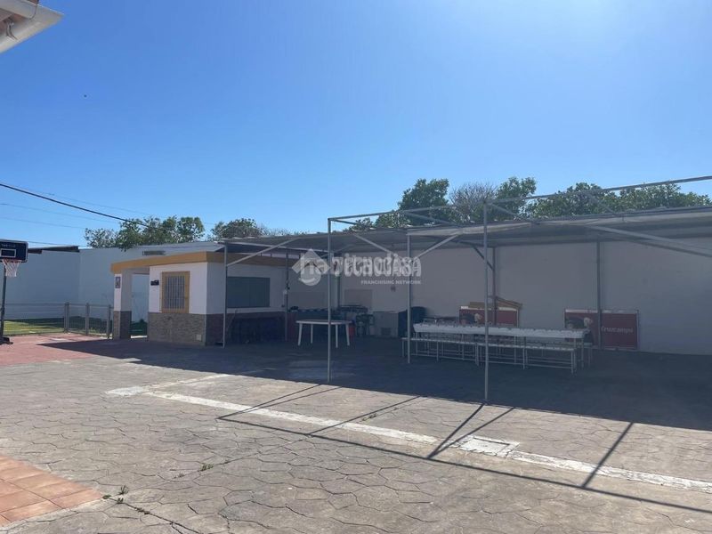 Foto 5a903245-e964-43f3-9585-7da0531178ed. Masia amb aparcament a La Soledad Chiclana de la Frontera