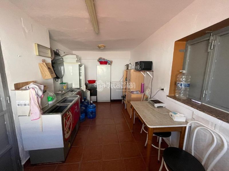 Foto c582b9e8-3335-427c-adee-a916c5bb2f78. Masia amb aparcament a La Soledad Chiclana de la Frontera