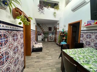 Casa aparellada a La Soledad. Casa en venta en chiclana de la frontera