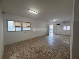 Local Comercial a La Banda - Campo de Fútbol