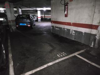 Aparcament cotxe  N/a. Parking bien situado en el paseo de la zona franca.